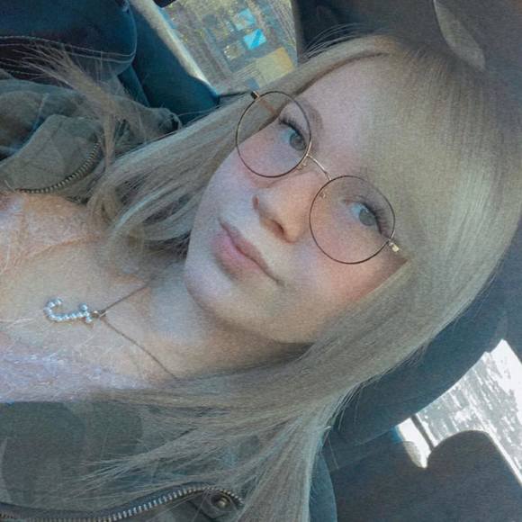 Jordanne Bethune - Poshmark Profile Picture of Jordanne Bethune (@jordanne_k) on Poshmark