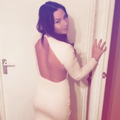 Profile Picture of Holly Bridges (@HollyBridges6) on Twitter