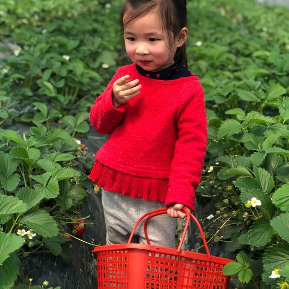 Profile Picture of Wei Zhang (@weizhang362) on Poshmark