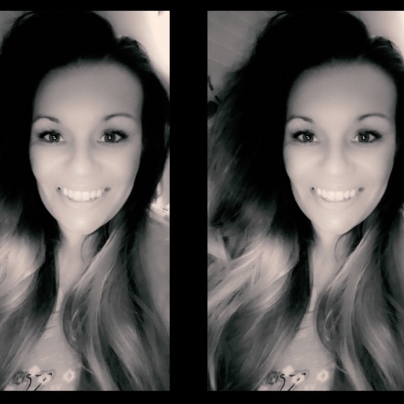 Profile Picture of Paige Ortiz (@paigeortiz724) on Poshmark