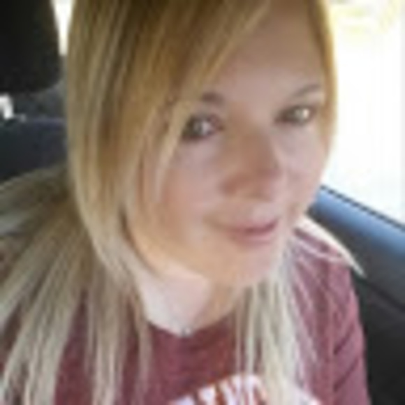 Profile Picture of Shannon Eppler (@shannoneppler) on Poshmark