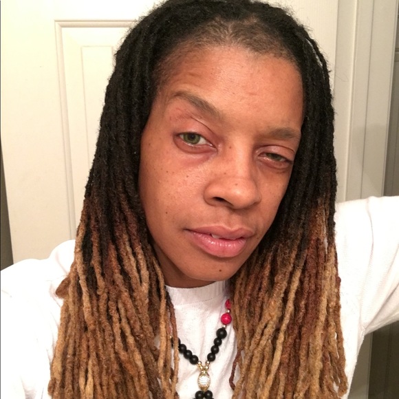 Profile Picture of Monique Greer (@prettimo) on Poshmark