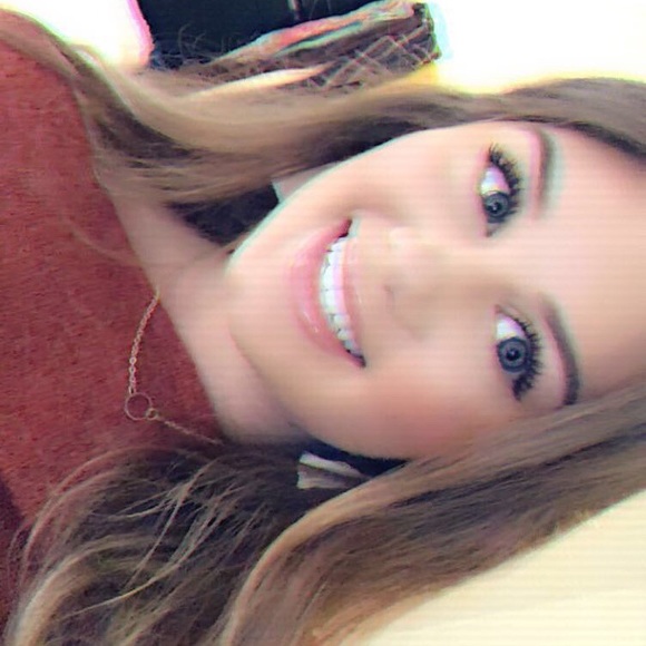 Profile Picture of Megan Jetton (@meganjetton7) on Poshmark