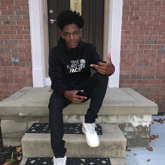 Profile Picture of Stephen Mikell (@bankrollman) on Poshmark