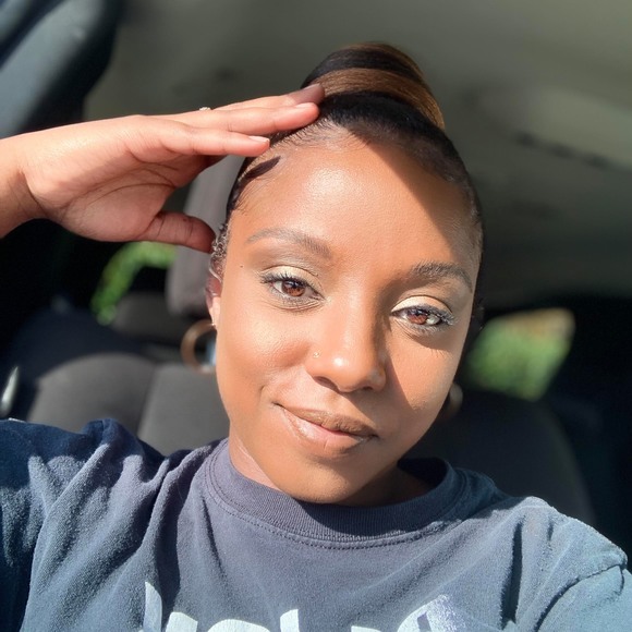 Profile Picture of Jamesha Black (@prettybrown2087) on Poshmark
