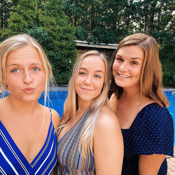 Profile Picture of Delaney Schappert (@delaneyschap) on Poshmark