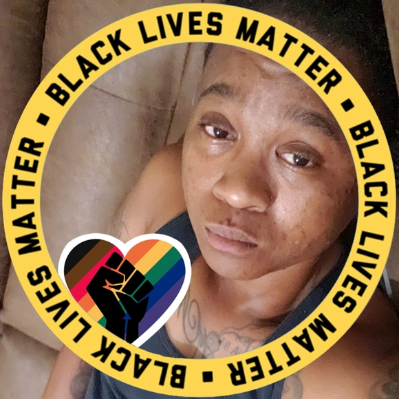 Profile Picture of Alice Locke (@alicelocke) on Poshmark