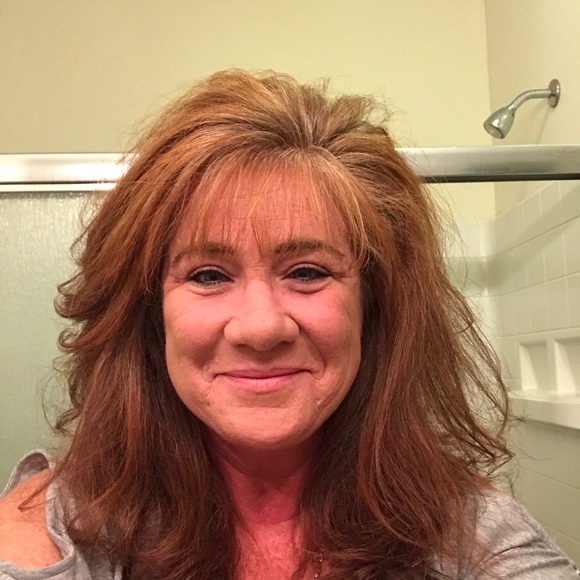 Profile Picture of Naomi Alexandrou (@nalexandrou) on Poshmark