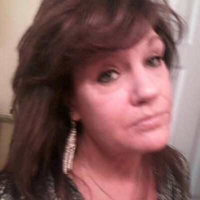 Profile Picture of Darlene Levesque (@@DarleneDarlenel) on Twitter