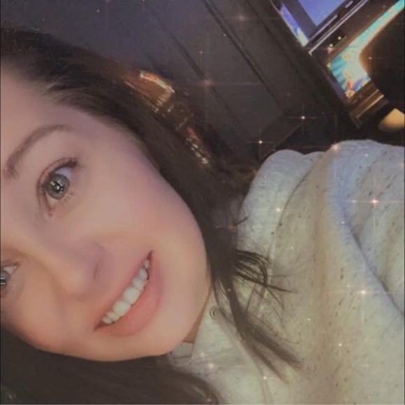 Profile Picture of Kayla Clausen perl (@kaylaclausen63) on Poshmark