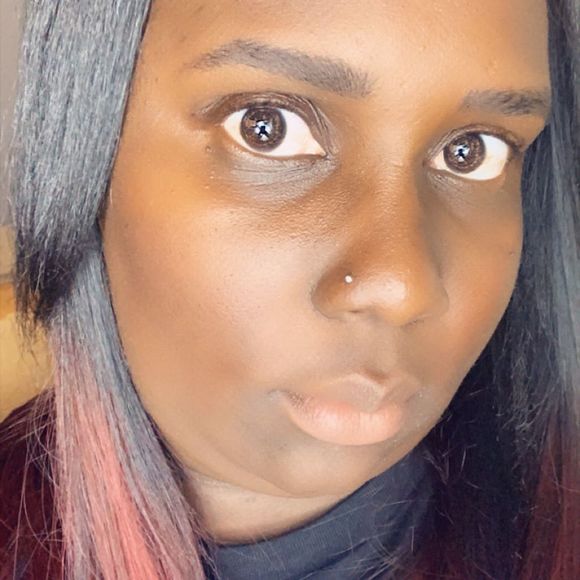 Profile Picture of Simone Ray (@monetheblessed) on Poshmark