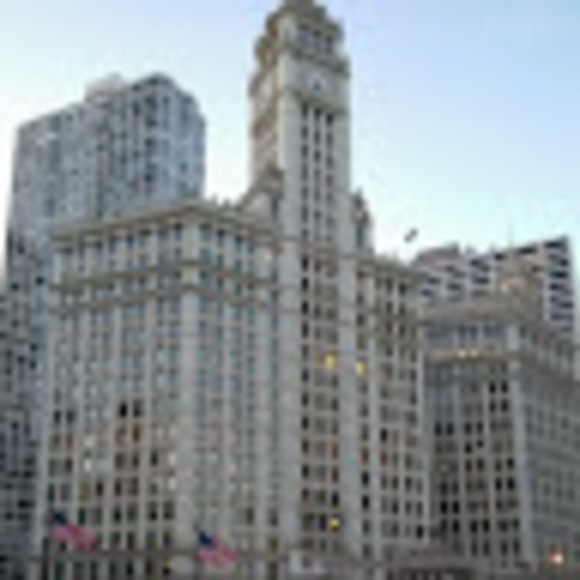 Profile Picture of Ana Calad (@anavelcalad) on Poshmark