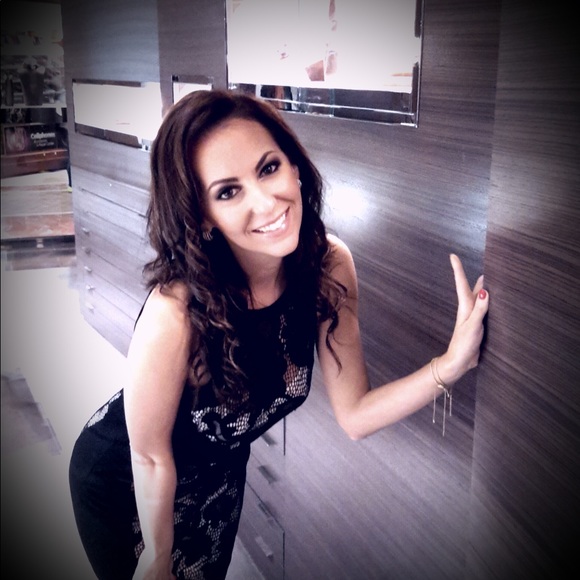 Kelly Fetterolf - Poshmark Profile Picture of Kelly Fetterolf (@kfinan0114) on Poshmark