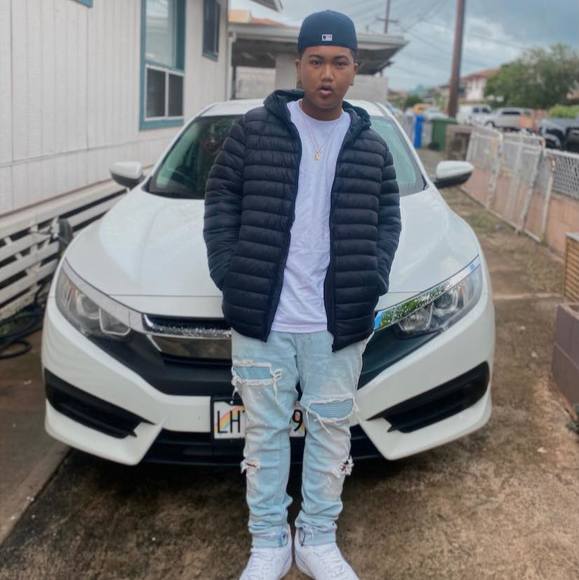 Profile Picture of Khier Agäg (@khier23) on Poshmark