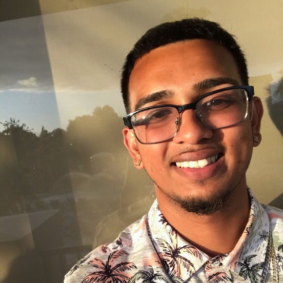 Chandrepaul Ganesh - Poshmark Profile Picture of Chandrepaul Ganesh (@gchandrepaul) on Poshmark