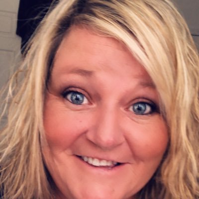 Profile Picture of Mary Beth Shoemaker (@MBshoegirl) on Twitter