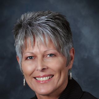 Profile Picture of Juli Bloxham (@julianne.bloxham) on Facebook