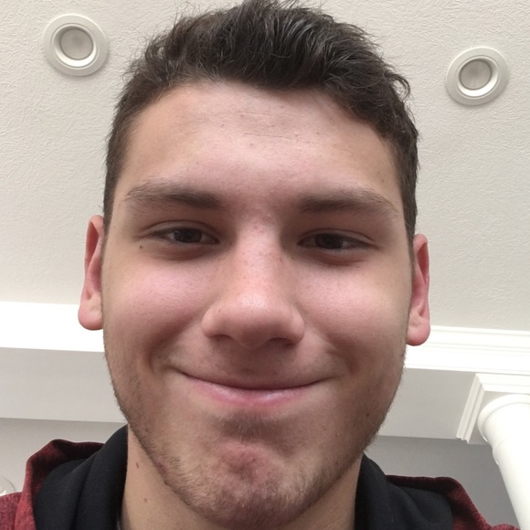 Profile Picture of James Segar (@jamessegar) on Poshmark