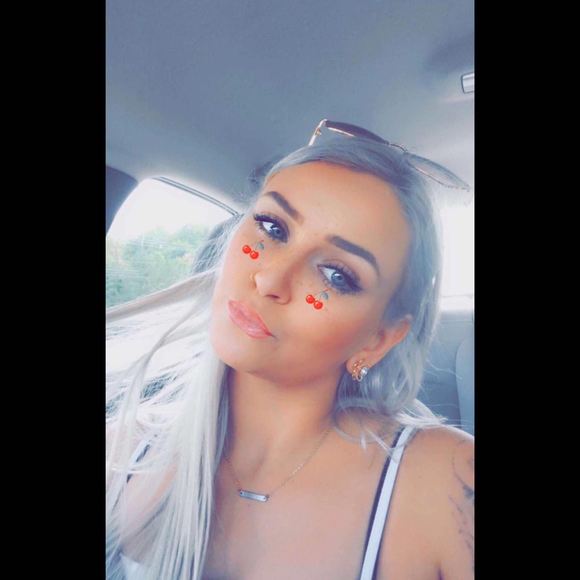 Profile Picture of Brooke elizabeth Gladen (@broooklynnn87) on Poshmark