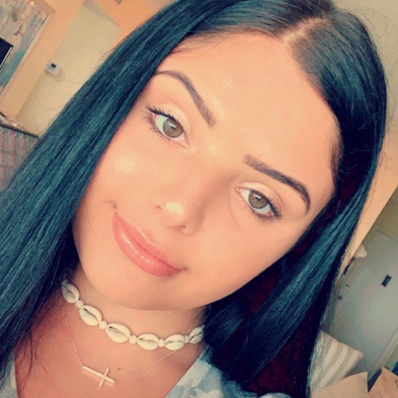 Profile Picture of Ava Craig (@avacraig88) on Poshmark