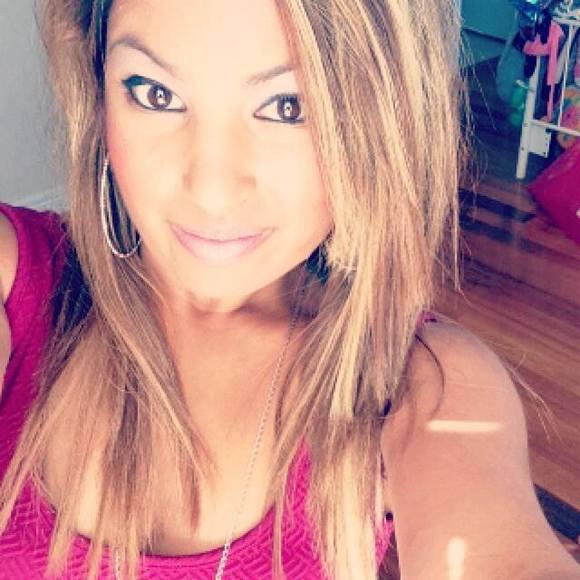 Profile Picture of Ashley Deonanan (@ash102d) on Poshmark