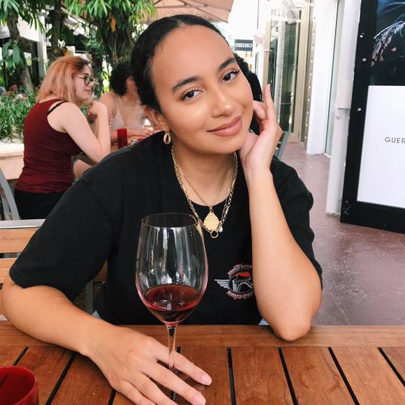 Profile Picture of Annisa Widener (@uhkneesah) on Poshmark