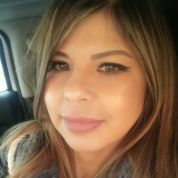 Profile Picture of Sandra Ferierra (@sandrapz) on Poshmark