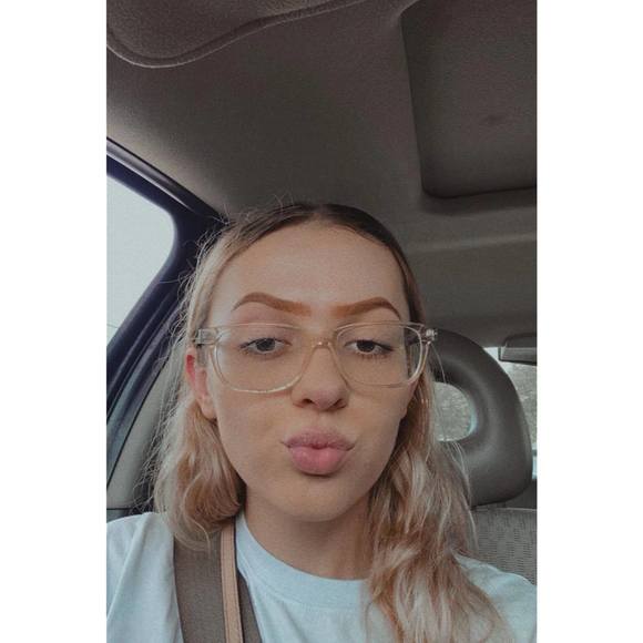 Profile Picture of Felicity Martin (@felicitymart559) on Poshmark