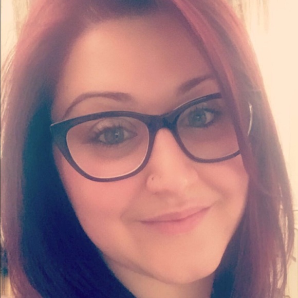 Profile Picture of Angela Bruno (@angiema625) on Poshmark