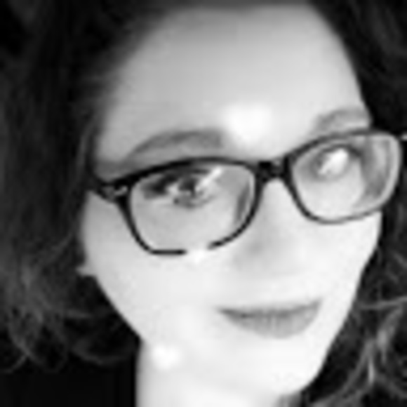 Profile Picture of Jerri Jasperse (@jerrijasperse) on Poshmark