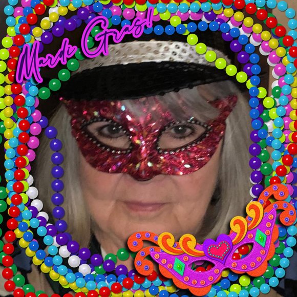 Profile Picture of Nancy Lowe (@nancyblowe) on Poshmark