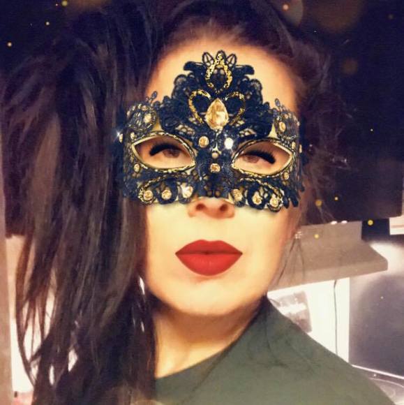 Profile Picture of Erika Steen (@endorphika) on Poshmark