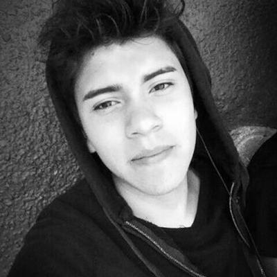 Profile Picture of Carlos Piñón (@Charlycc_) on Twitter