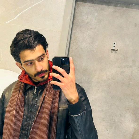 Profile Picture of Zain Chaudhary (@idk_may_be_zain) on Tiktok