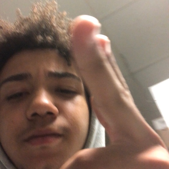 Profile Picture of Isaiah Oelandi (@isaiah2177480) on Poshmark