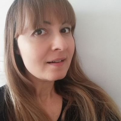 Profile Picture of Claudia Clarkson (@ClaudiaClarks12) on Twitter