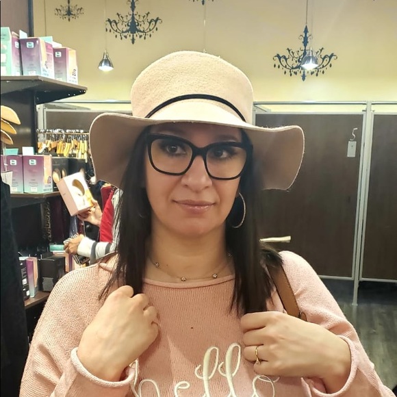 Nadia Belkaid - Poshmark Profile Picture of Nadia Belkaid (@nabelkaid) on Poshmark