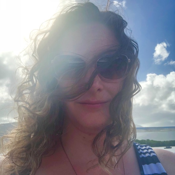 Profile Picture of Kate Pojedinec (@kpojedinec) on Poshmark