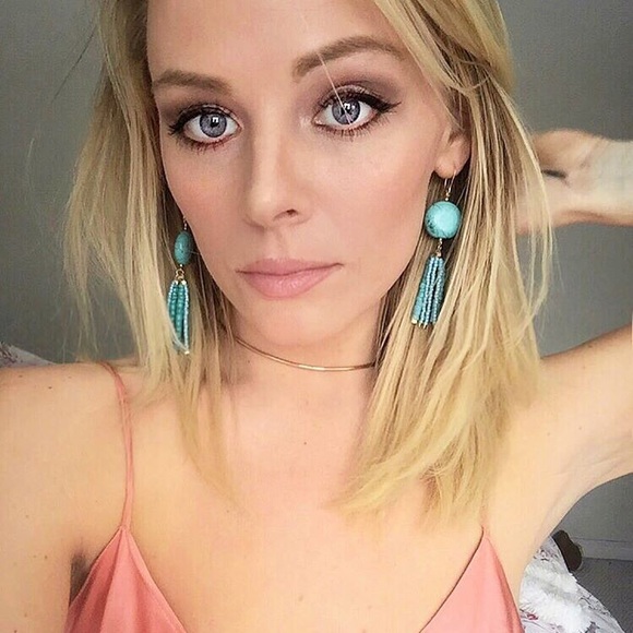 Profile Picture of Lucy Callaway (@lucall) on Poshmark