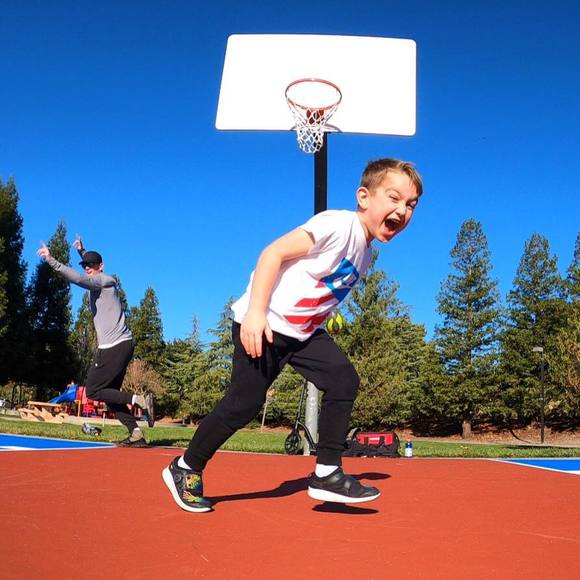 Profile Picture of Daniel Weber (@neptunespear) on Poshmark