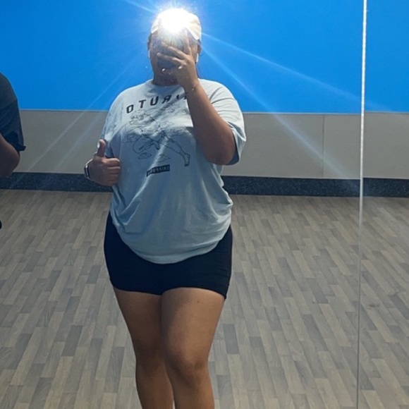 Profile Picture of Isabella Barboza (@isabellabarb800) on Poshmark