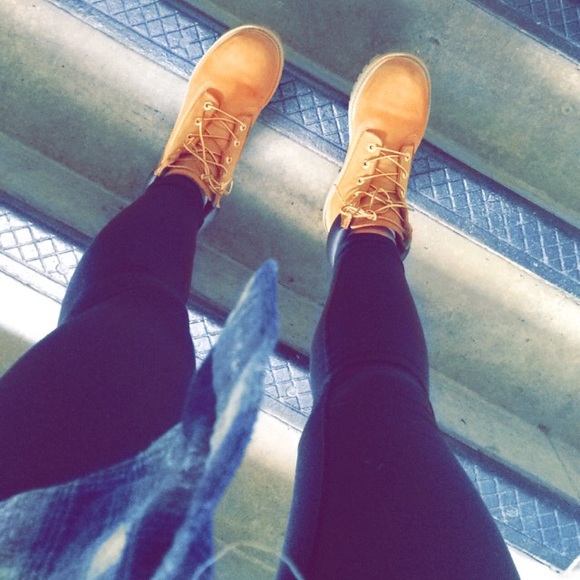 Profile Picture of Sarah Giebel (@sarahgiebel) on Poshmark