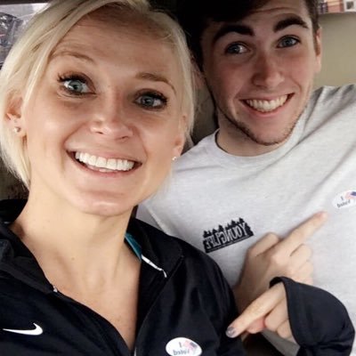 Profile Picture of Sara Hensley (@SaraEllie) on Twitter