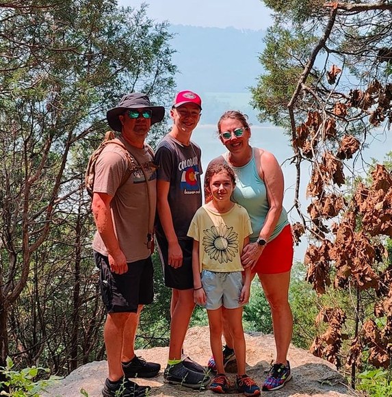 Profile Picture of Melanie Tatge (@mel_4317) on Poshmark