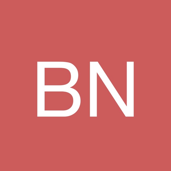 Profile Picture of Beth Nafziger (@bethnaf) on Poshmark