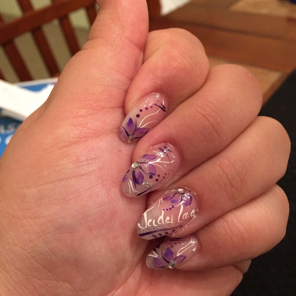 Profile Picture of Cat Gilgeous (@catalina1204) on Poshmark