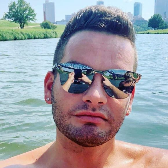 Profile Picture of Mark Vandervoort jr. (@markvandervoort) on Poshmark