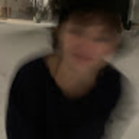 Profile Picture of Sophie Henderlight (@shenderlight) on Poshmark