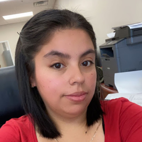 Profile Picture of Miriam Lucas (@mrchcn4lf) on Poshmark