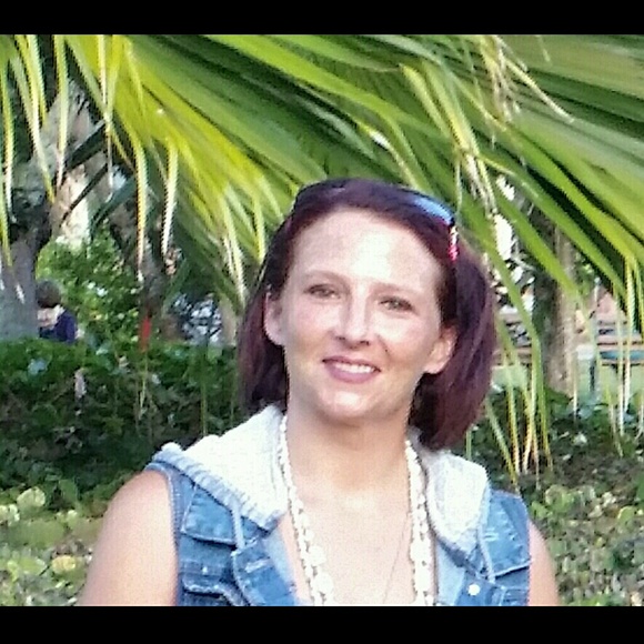 Profile Picture of Michelle Bermack-norris (@michellen01) on Poshmark